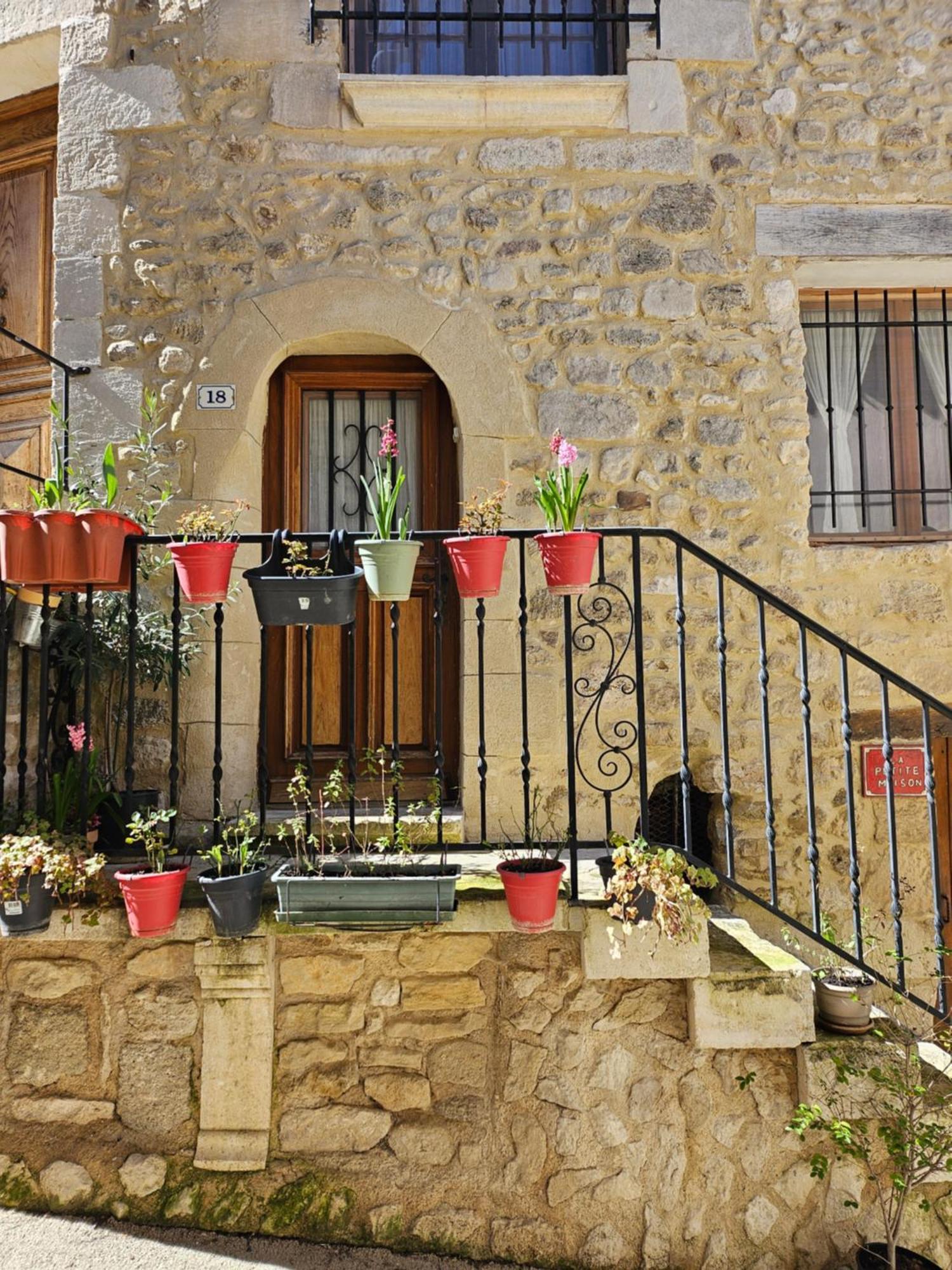 La Petite Maison Céreste Buitenkant foto